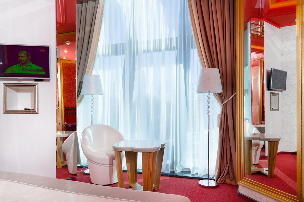 Road Star Hotel Dnipro Eksteriør bilde