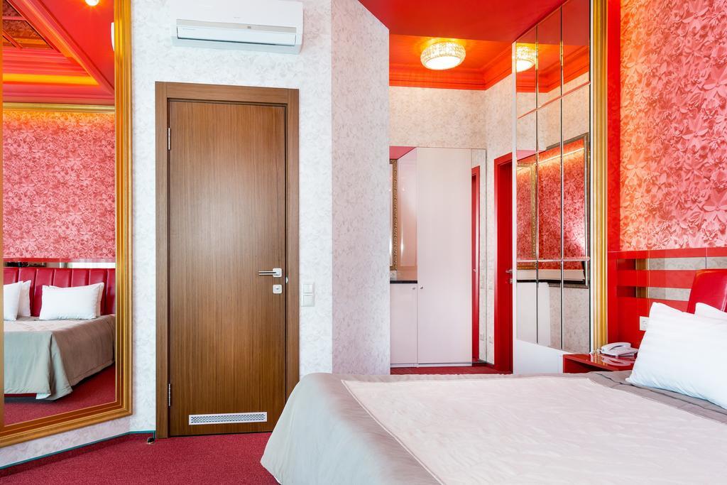 Road Star Hotel Dnipro Eksteriør bilde